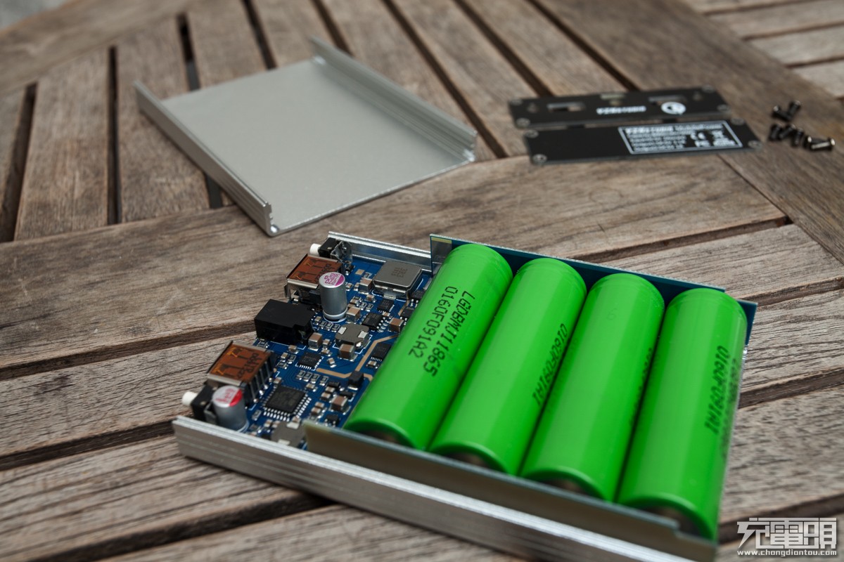 第七代钢铁侠 QC2.0 快充 全中文DS2784库仑计高端移动电源