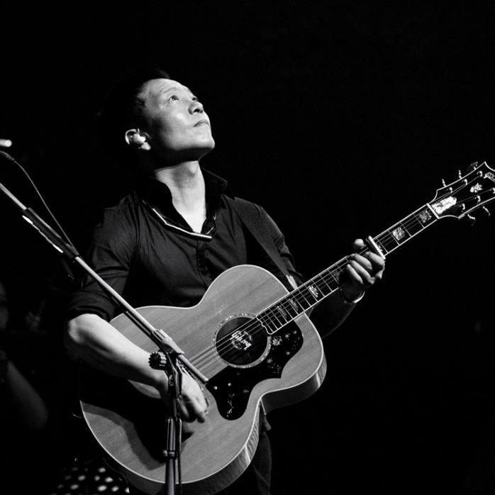 《此时此刻》-许巍