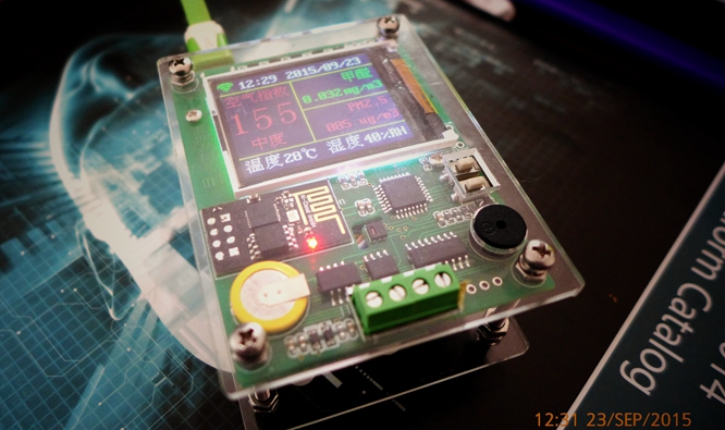 蓝莓派M2甲醛PM2.5温湿度检测仪